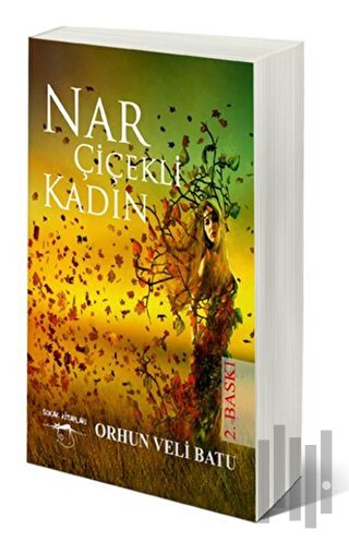 Nar Çiçekli Kadın